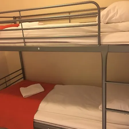 Albergue Urban Marken *